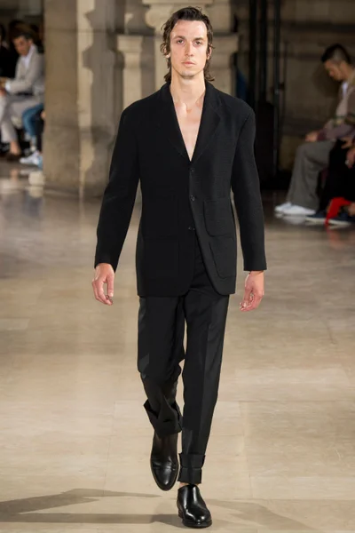 Look 14